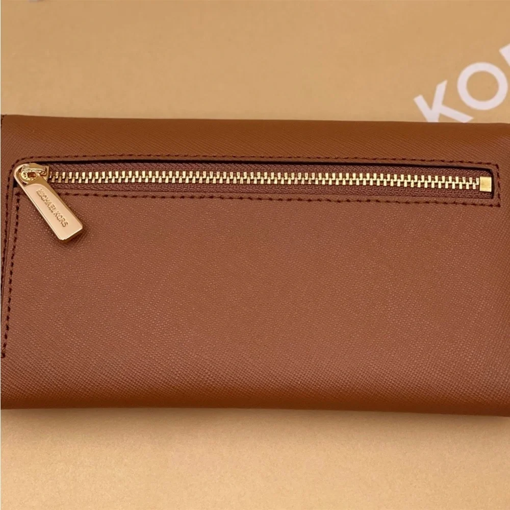 Michael Kors Trifold Wallet Luggage - Picture 5 of 9